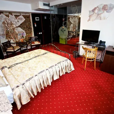 Grand Pier Boutique Luxury King And Queen Deluxe Rooms, With Free Welcome Breakfast For All Stays Up To 4 Nights Bucarest Exterior foto