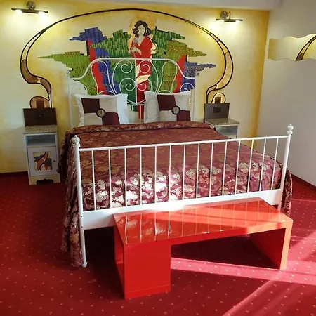 Grand Pier Boutique Luxury King And Queen Deluxe Rooms, With Free Welcome Breakfast For All Stays Up To 4 Nights Bucarest Exterior foto