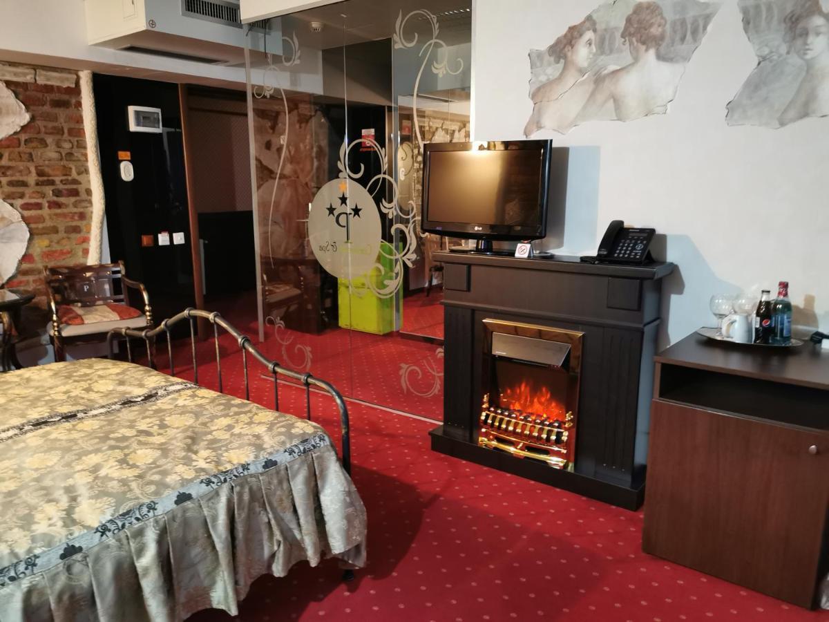 Grand Pier Boutique Luxury King And Queen Deluxe Rooms, With Free Welcome Breakfast For All Stays Up To 4 Nights *
