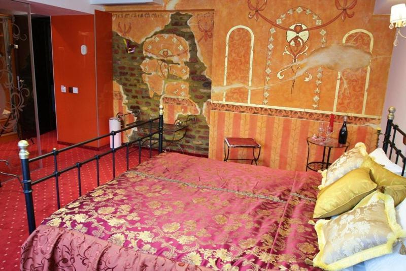 Grand Pier Boutique Luxury King And Queen Deluxe Rooms, With Free Welcome Breakfast For All Stays Up To 4 Nights *