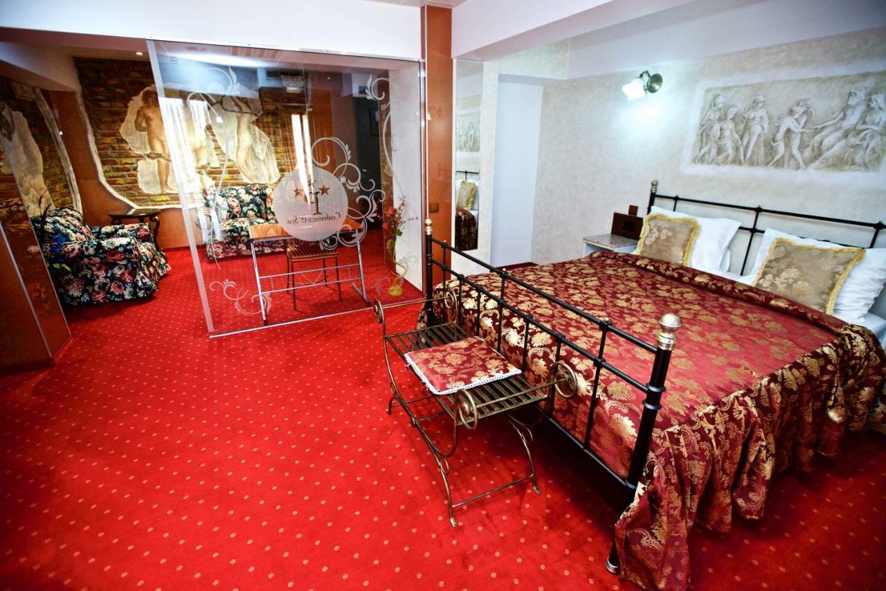 Grand Pier Boutique Luxury King And Queen Deluxe Rooms, With Free Welcome Breakfast For All Stays Up To 4 Nights Bucarest