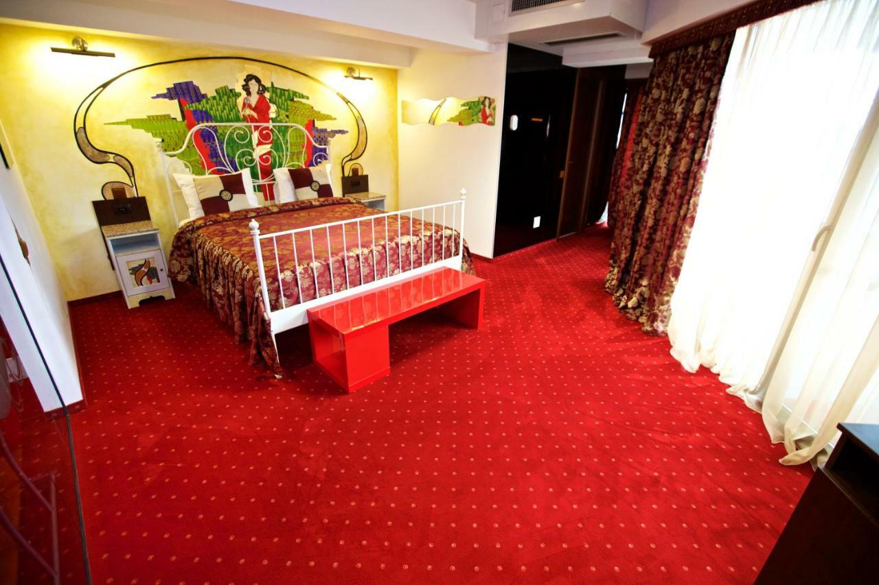 Grand Pier Boutique Luxury King And Queen Deluxe Rooms, With Free Welcome Breakfast For All Stays Up To 4 Nights Villa Bucarest
