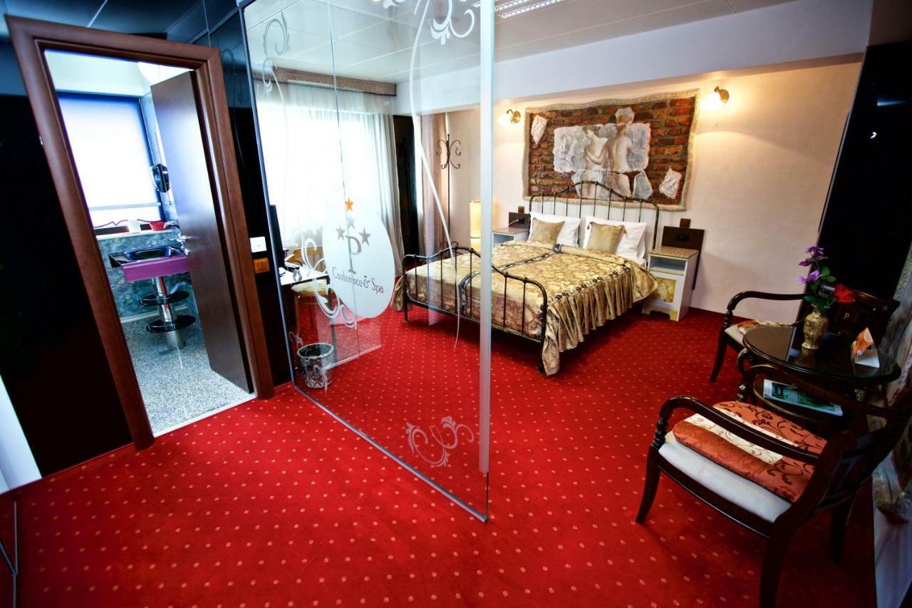 Grand Pier Boutique Luxury King And Queen Deluxe Rooms, With Free Welcome Breakfast For All Stays Up To 4 Nights Villa *