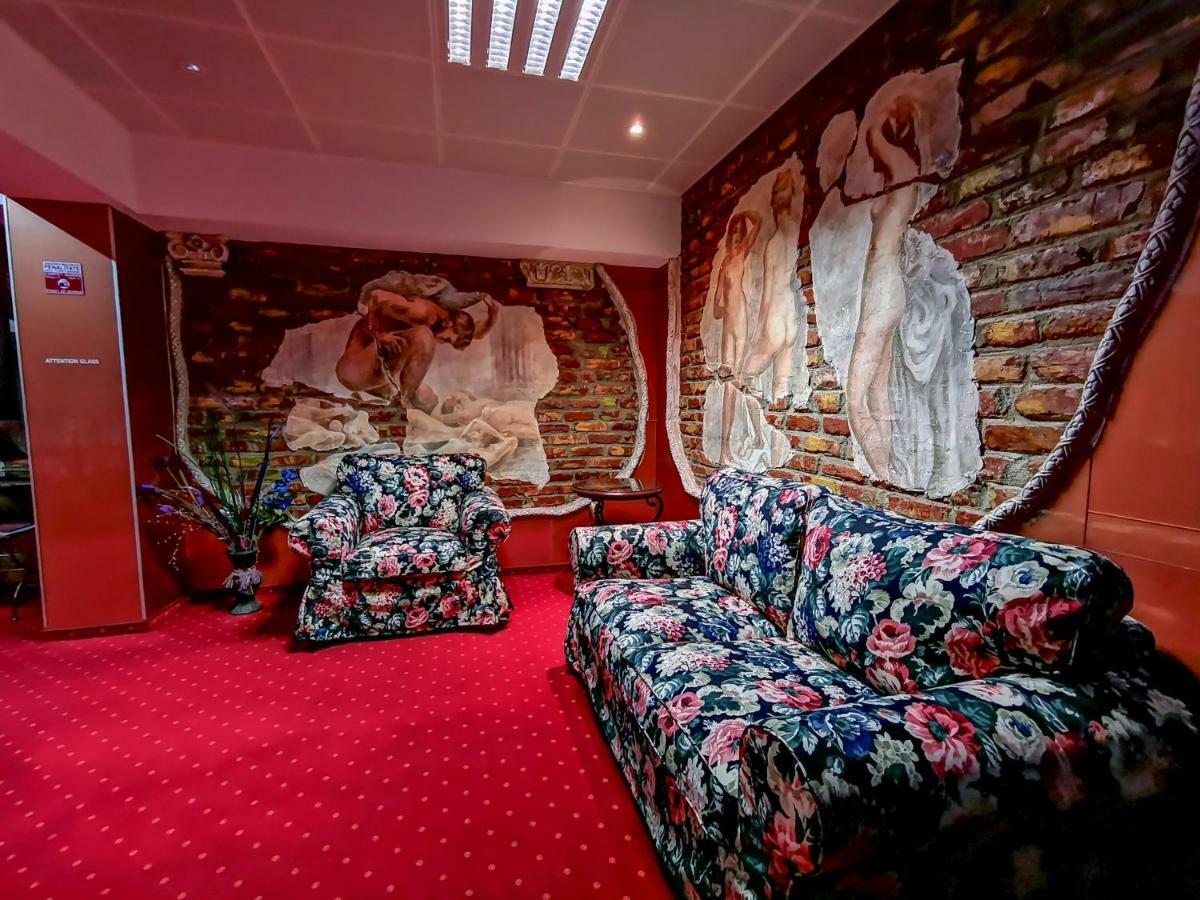 Villa Grand Pier Boutique Luxury King And Queen Deluxe Rooms, With Free Welcome Breakfast For All Stays Up To 4 Nights Bucarest