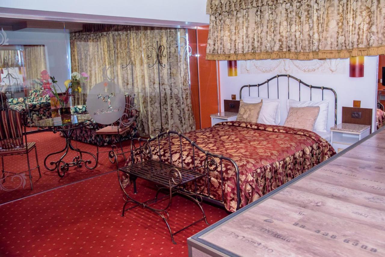 Grand Pier Boutique Luxury King And Queen Deluxe Rooms, With Free Welcome Breakfast For All Stays Up To 4 Nights