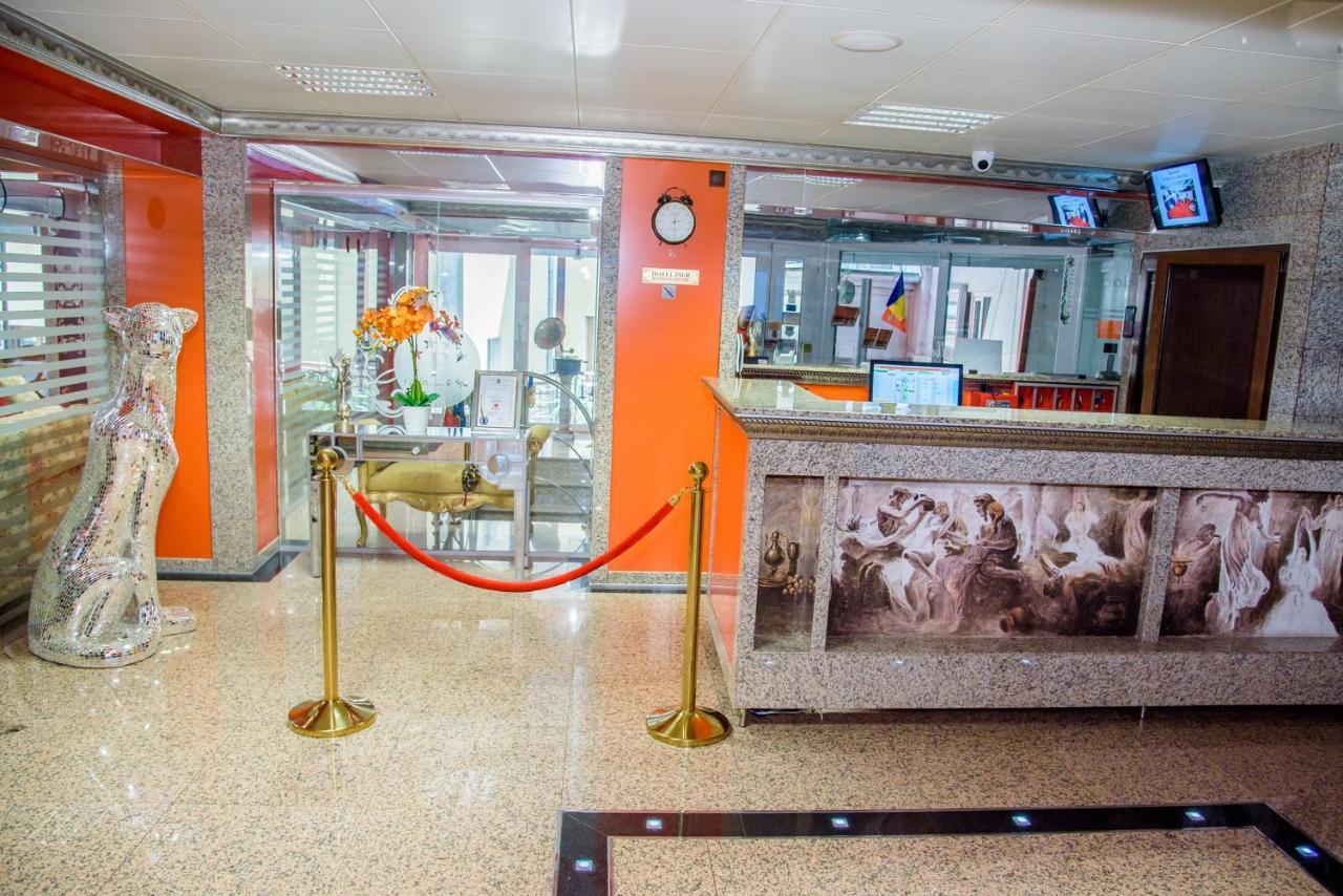 Grand Pier Boutique Luxury King And Queen Deluxe Rooms, With Free Welcome Breakfast For All Stays Up To 4 Nights * Bucarest