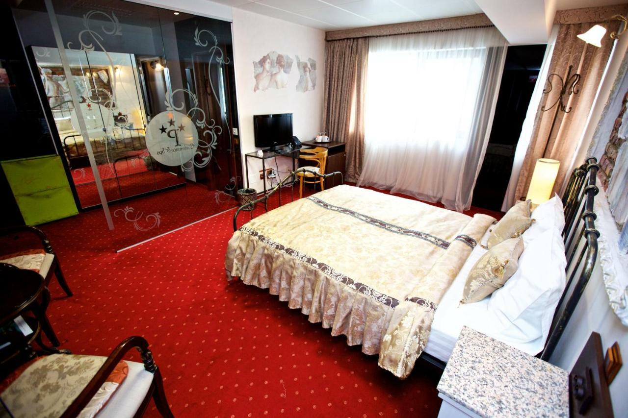 Grand Pier Boutique Luxury King And Queen Deluxe Rooms, With Free Welcome Breakfast For All Stays Up To 4 Nights * Bucureşti