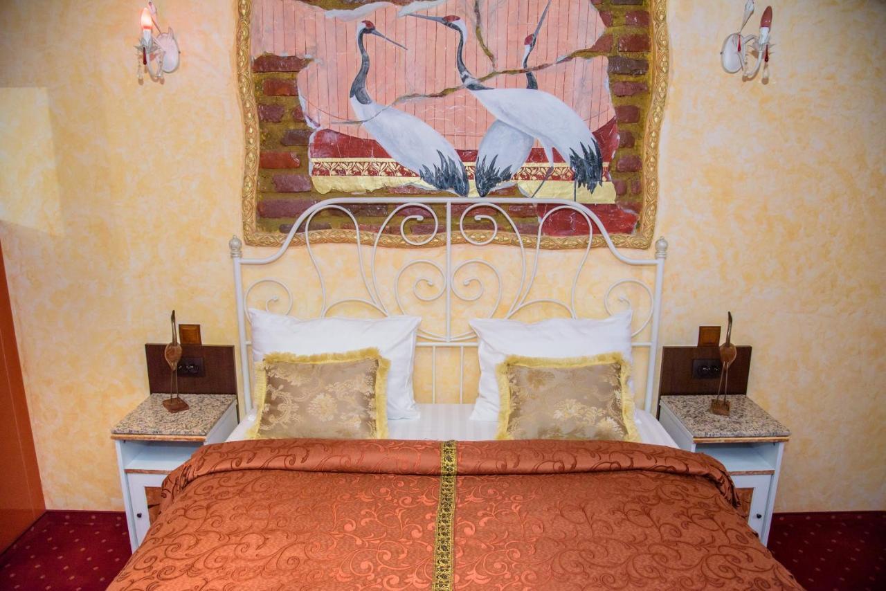 Grand Pier Boutique Luxury King And Queen Deluxe Rooms, With Free Welcome Breakfast For All Stays Up To 4 Nights Vilă Bucureşti